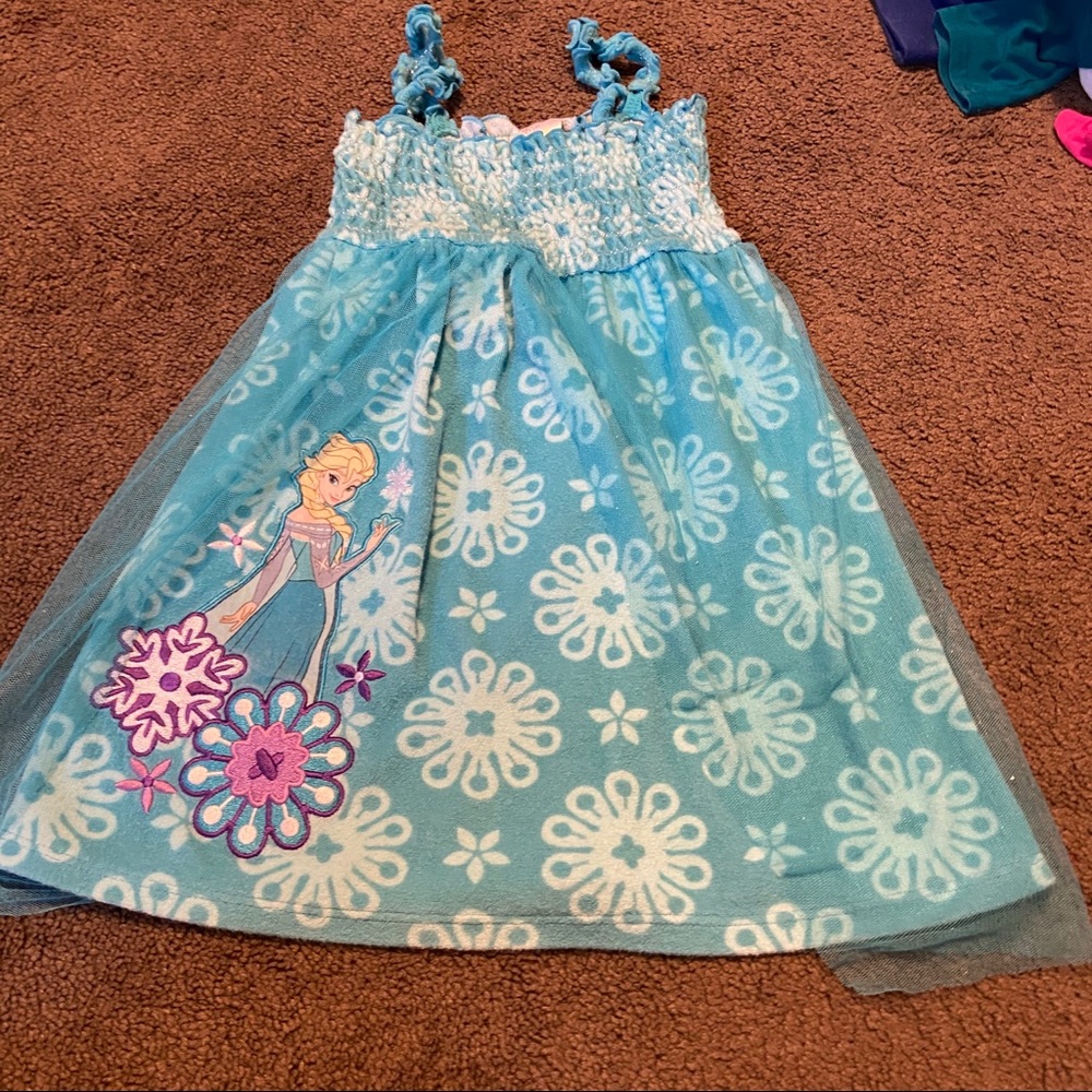 Frozen swimsuit cover up size 5/6 Elsa